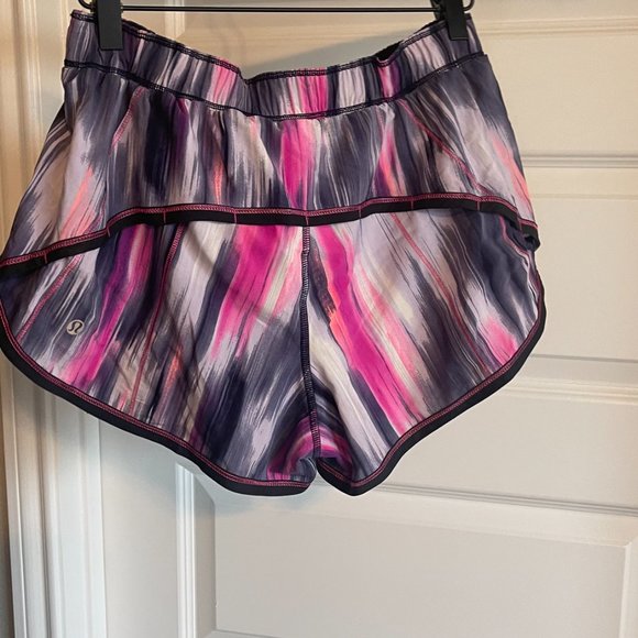 Lululemon Running Shorts - Size 6 - Picture 2 of 2